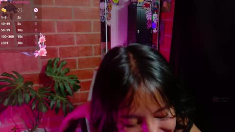 Snapshot of komatsu_ chatting on March 2025 10:26:01 PM Komatsu Lilith online show from March 2025 10:26:01 PM