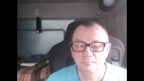 Snapshot of komputer123456789 chatting on November 2025 08:44:01 AM Bogdan online show from November 2025 08:44:01 AM