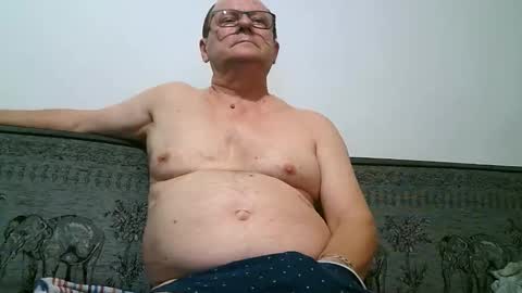 Snapshot of komputer123456789 chatting on November 2025 08:19:02 PM Bogdan online show from November 2025 08:19:02 PM