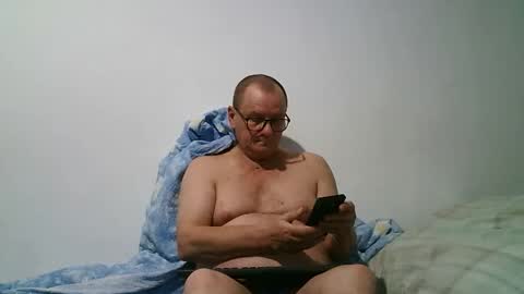 Snapshot of komputer123456789 chatting on December 2025 03:24:02 AM Bogdan online show from December 2025 03:24:02 AM