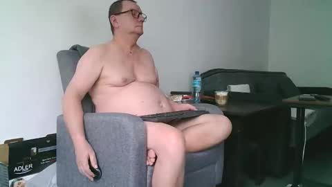 Snapshot of komputer123456789 chatting on January 2026 08:41:01 AM Bogdan online show from January 2026 08:41:01 AM