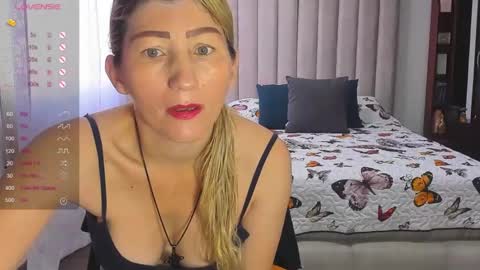 Snapshot of korinasex22 chatting on January 2025 12:17:02 PM korinasex22 online show from January 2025 12:17:02 PM