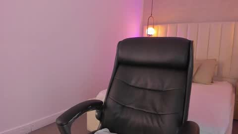 K O S M I C online show from February 2025 12:08:02 PM