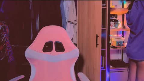 Khloe online show from March 2026 05:24:02 AM