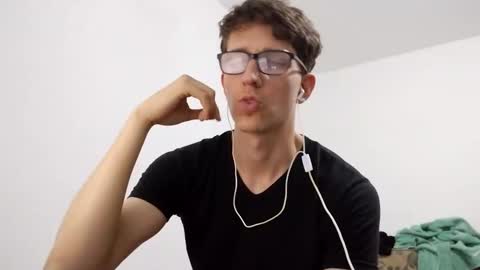 Facu online show from February 2025 07:31:01 AM