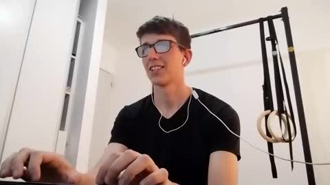 Facu online show from November 2025 09:16:01 PM