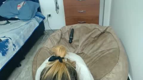 kratos_and_afrodita online show from October 2025 11:13:01 PM