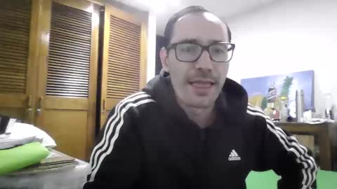 Snapshot of kratosmorgen chatting on April 2026 02:20:02 AM KratosMorgen online show from April 2026 02:20:02 AM