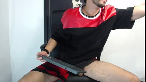 kratoswolf online show from May 2026 06:47:01 PM