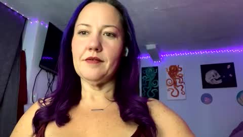 kreamyk420 online show from November 2025 06:47:02 AM