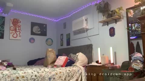 kreamyk420 online show from December 2025 07:17:02 AM