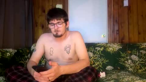 Snapshot of krimsoncircuit chatting on November 2025 06:12:01 AM krimsoncircuit online show from November 2025 06:12:01 AM