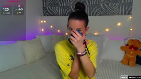 Snapshot of kris_167 chatting on February 2025 09:07:02 PM Kris online show from February 2025 09:07:02 PM