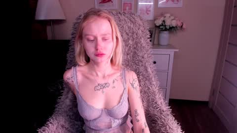 kris_grant online show from February 2025 10:39:02 AM