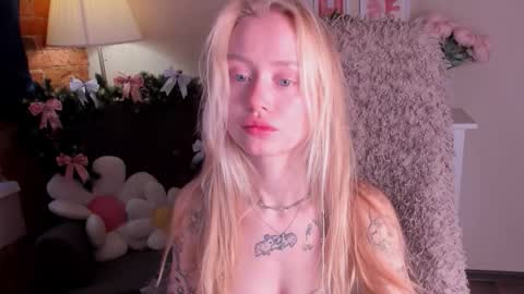 Snapshot of kris_grant chatting on December 2025 10:33:01 AM kris_grant online show from December 2025 10:33:01 AM