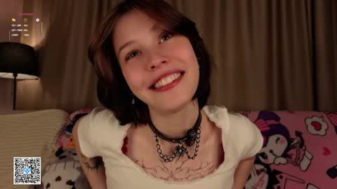 Snapshot of krissyhei chatting on October 2025 01:14:01 AM Sarah online show from October 2025 01:14:01 AM