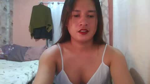 Snapshot of kristalheart chatting on November 2025 05:59:01 PM krunchee online show from November 2025 05:59:01 PM