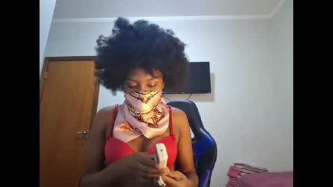 Snapshot of kristallvfs chatting on January 2025 03:55:02 AM kristallvfs online show from January 2025 03:55:02 AM