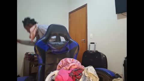 Snapshot of kristallvfs chatting on January 2025 12:36:01 AM kristallvfs online show from January 2025 12:36:01 AM