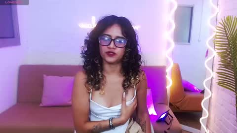 Snapshot of kristen_tay chatting on January 2025 03:04:01 PM kristen_tay online show from January 2025 03:04:01 PM