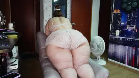 Snapshot of kristenhill1 chatting on October 2025 03:07:02 AM Kristen online show from October 2025 03:07:02 AM