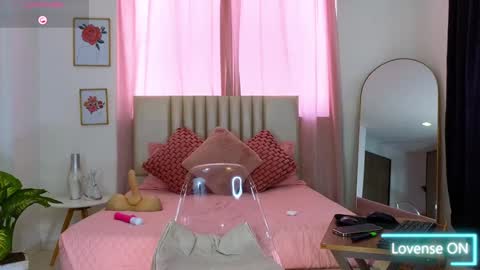 Snapshot of kristennblue_ chatting on December 2024 04:31:01 PM Kris online show from December 2024 04:31:01 PM