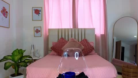 Snapshot of kristennblue_ chatting on December 2024 01:59:02 PM Kris online show from December 2024 01:59:02 PM