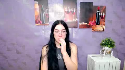 Kristen online show from October 2025 12:42:02 PM