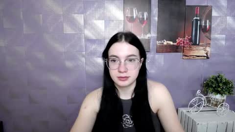 Kristen online show from November 2025 08:24:01 AM