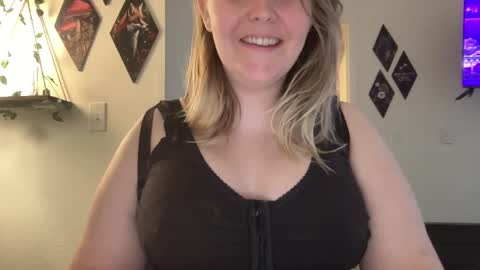 Kristi 3 online show from February 2025 04:16:01 PM