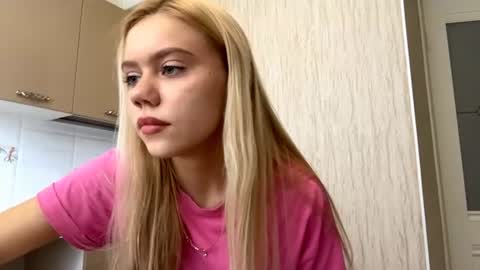 Snapshot of kristifelicien chatting on June 2026 07:07:03 AM Blake online show from June 2026 07:07:03 AM