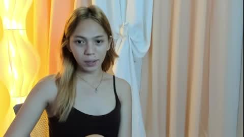 Snapshot of kristine_lux chatting on May 2026 07:21:01 PM kristine online show from May 2026 07:21:01 PM