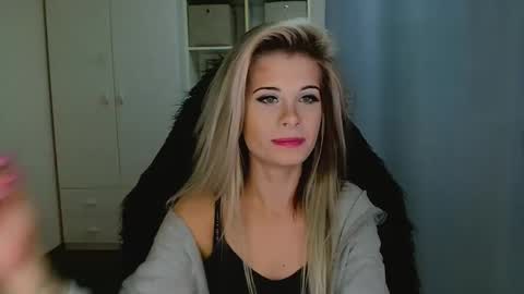 KristineAmore online show from November 2025 03:18:02 PM