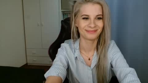 KristineAmore online show from May 2026 06:27:02 PM