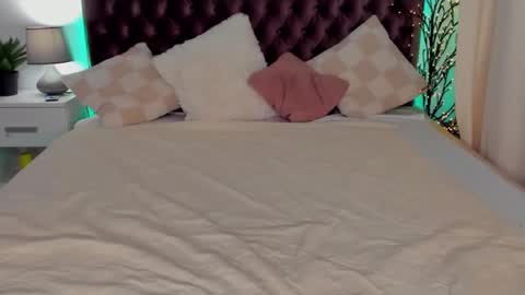 Snapshot of kristivegas chatting on December 2024 01:17:01 PM KristiVegas online show from December 2024 01:17:01 PM