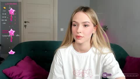 Snapshot of kristy_babe chatting on December 2024 12:45:02 AM Kristy and Alice online show from December 2024 12:45:02 AM