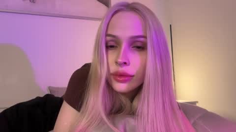 Snapshot of kristy_babe chatting on September 2025 08:23:02 PM Kristy and Alice online show from September 2025 08:23:02 PM