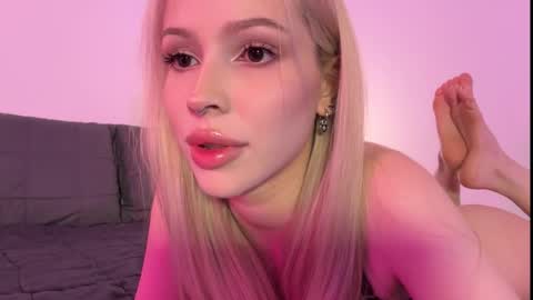 Snapshot of kristy_babe chatting on October 2025 11:39:01 PM Kristy and Alice online show from October 2025 11:39:01 PM