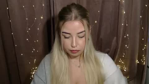 KristyFlowers online show from December 2024 10:22:01 AM