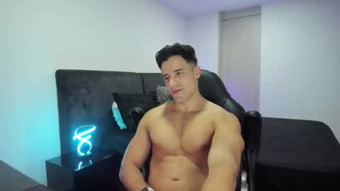 Snapshot of krops_ chatting on October 2025 04:44:02 AM KROPS online show from October 2025 04:44:02 AM