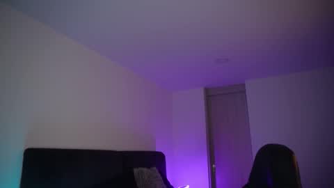 Snapshot of krops_ chatting on November 2025 04:05:01 AM KROPS online show from November 2025 04:05:01 AM