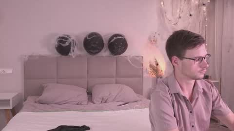 Fluffy and Krut online show from October 2025 02:34:01 PM