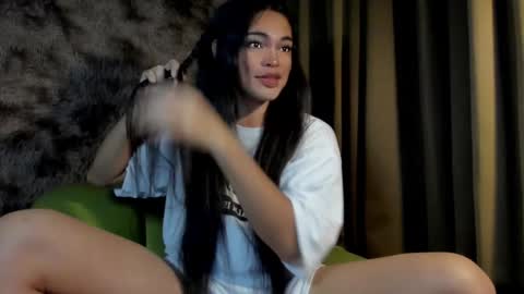 Snapshot of krystal_angel chatting on December 2024 05:48:01 AM krystal_angel online show from December 2024 05:48:01 AM