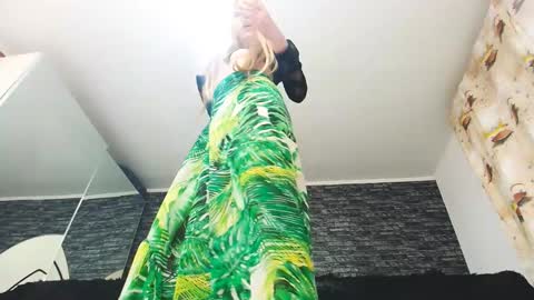 krystal desire online show from December 2024 10:06:01 PM