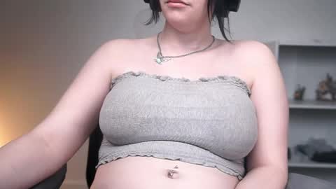 Krystal Syx online show from February 2026 10:36:02 PM