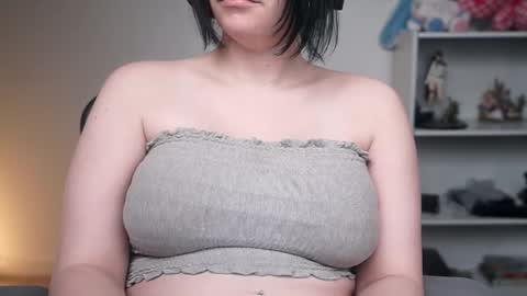 Krystal Syx online show from February 2026 11:44:01 PM