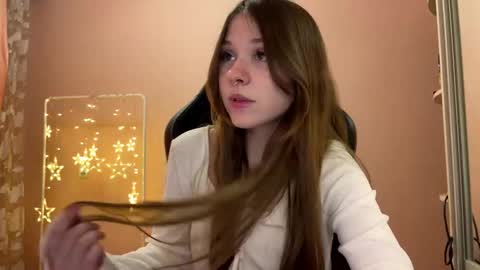 Snapshot of krystlehymel chatting on December 2025 09:51:02 AM Alis online show from December 2025 09:51:02 AM