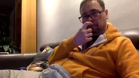 krzysztof1977 online show from February 2026 10:26:02 PM