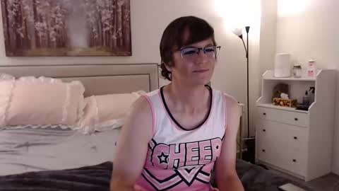 Snapshot of ktrichards77 chatting on October 2025 01:51:02 AM Cait online show from October 2025 01:51:02 AM