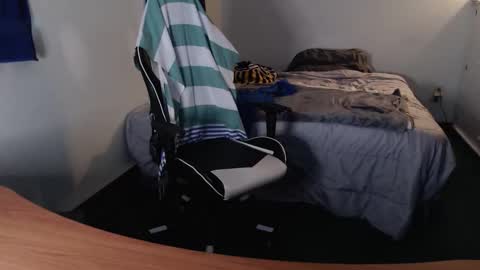 Kuggy online show from October 2025 09:11:01 PM